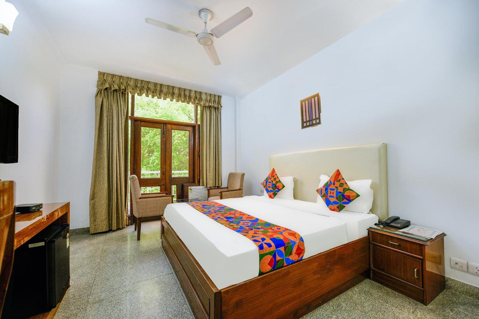 Hotel Exotica Leisure Valley, Gurgaon Exteriör bild
