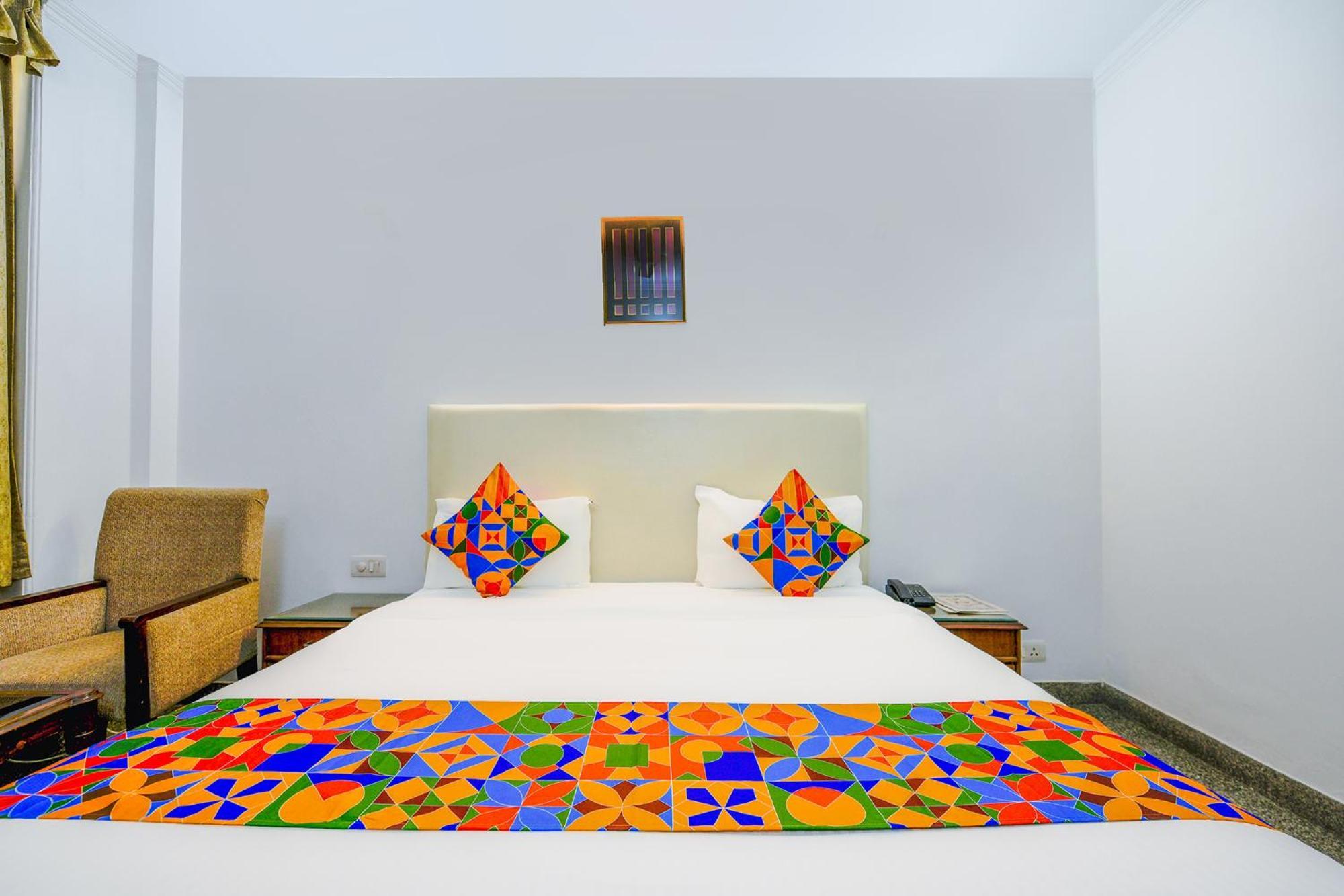 Hotel Exotica Leisure Valley, Gurgaon Exteriör bild